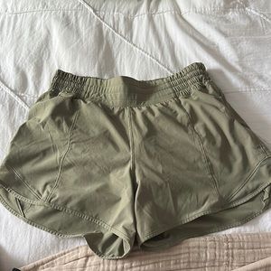 Lululemon high rise 4” hotty hot shorts